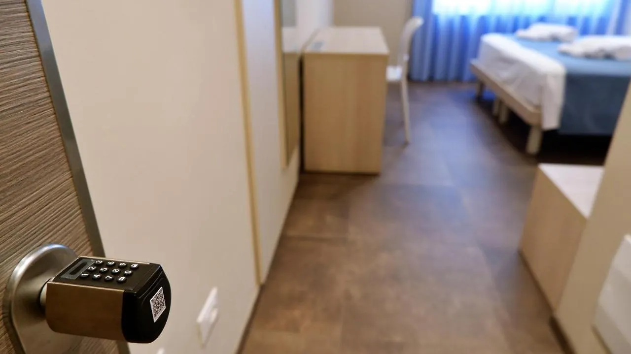 Pianomare Riviera Apartments And Rooms Imperia 0*,  Italy